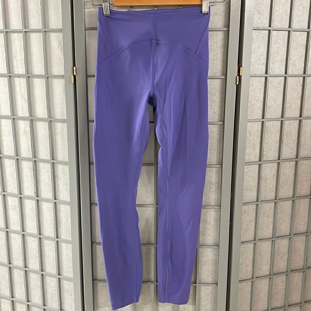 lululemon Yoga Pants, Size 4, Lavender